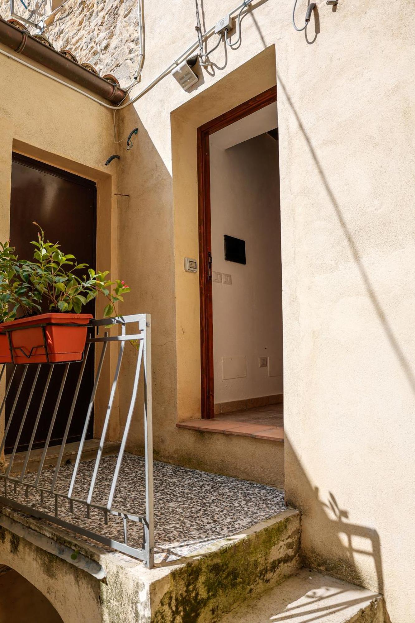 La Portella Quiet Residence Oriolo  Bagian luar foto