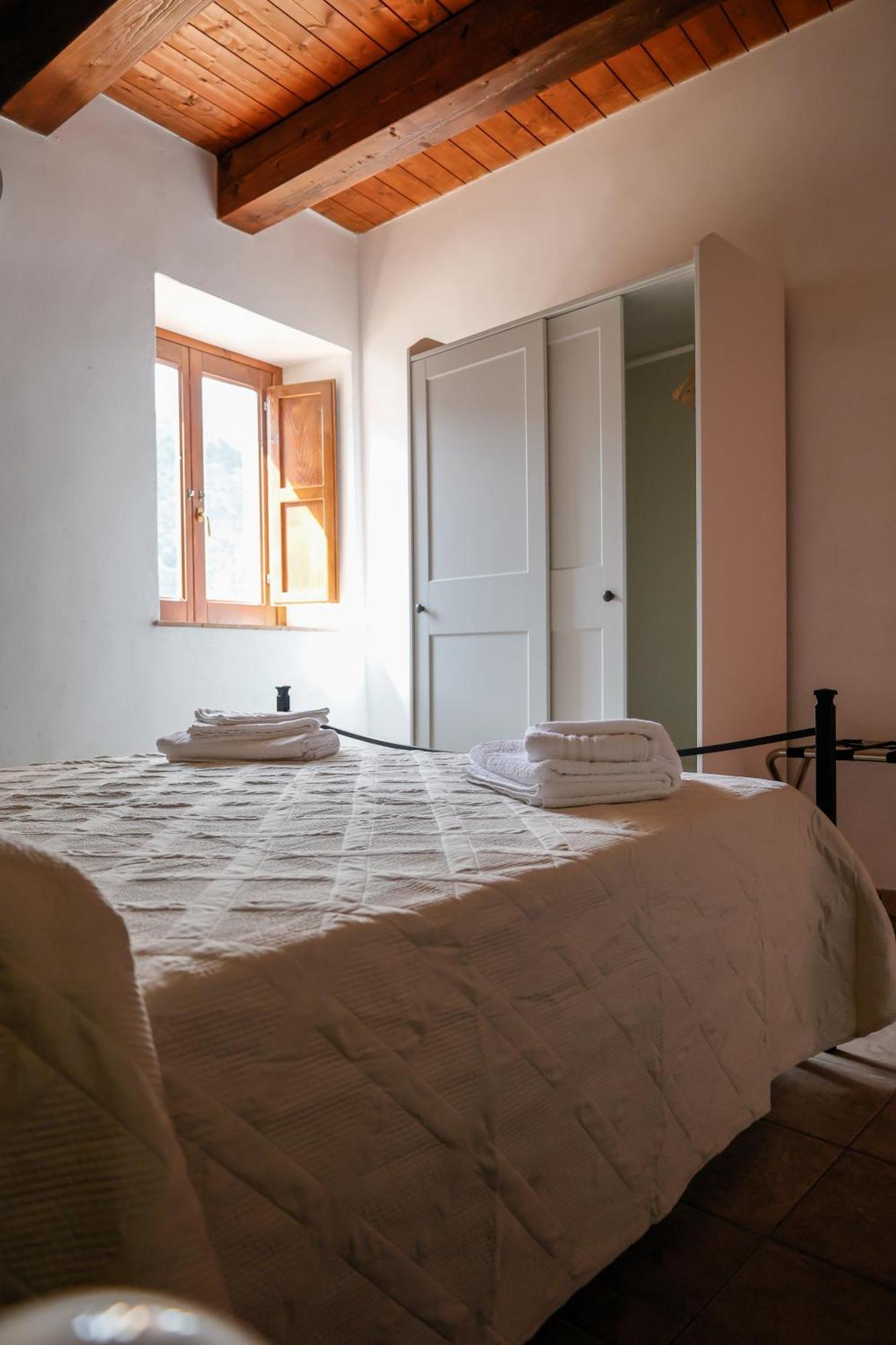 La Portella Quiet Residence Oriolo  Bagian luar foto